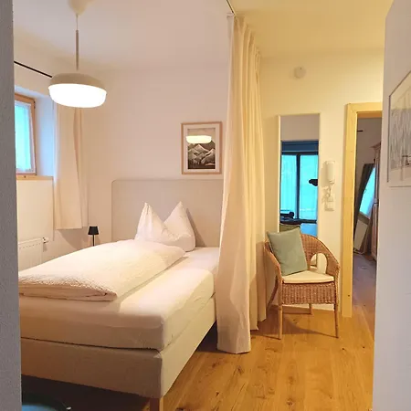 梅尔公寓 公寓 *